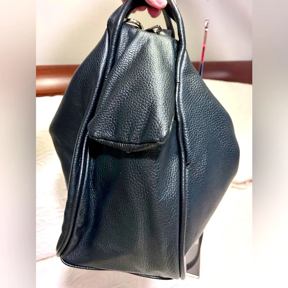EUC CARLA FERRERI Black Leather Shoulder Bag/Backpack Convertible Bag. - Picture 3 of 9